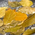 Boil 5 cloves of garlic in a pan: this solves a well-known problem